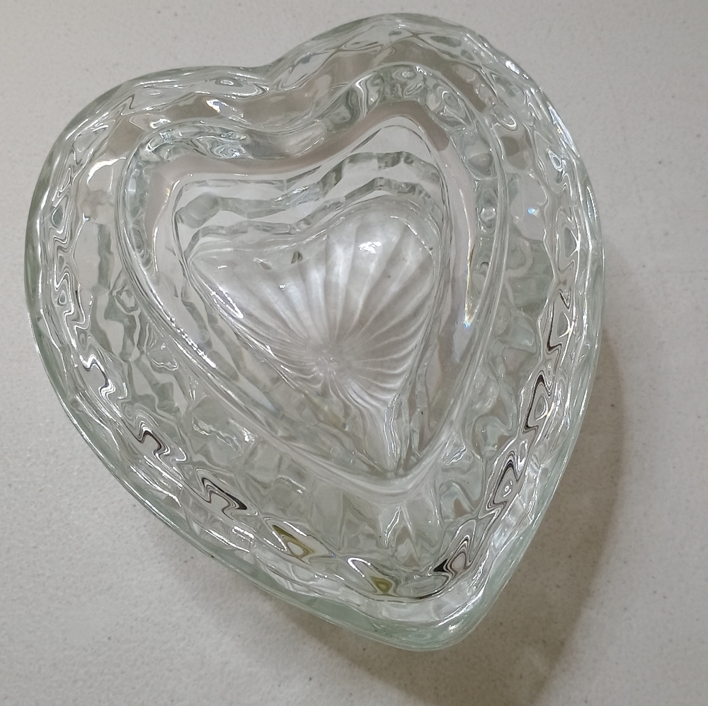 Vintage Homco Elegant Clear Glass Heart-Shaped Box